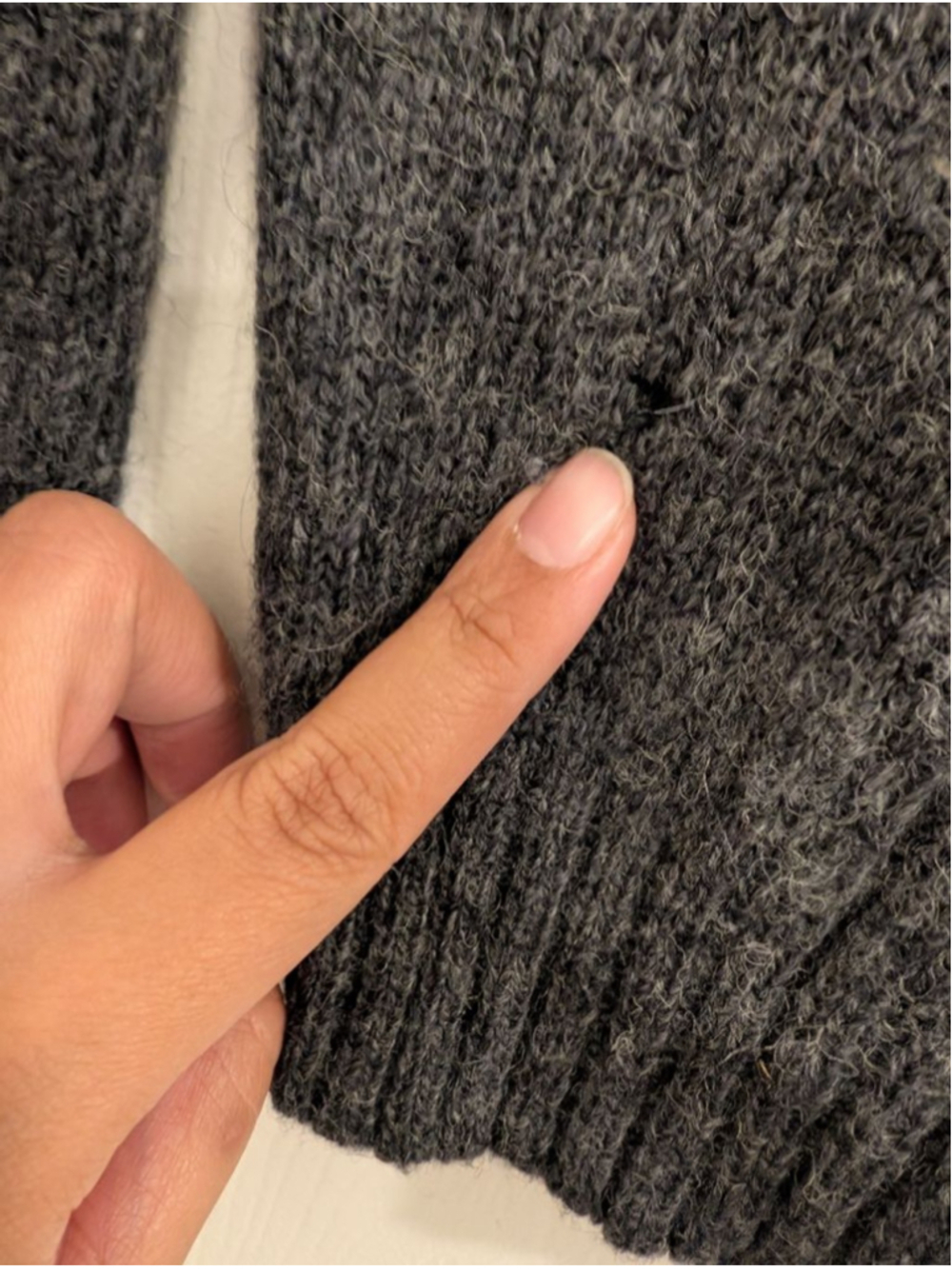 GAP 100% Wool Gray Cable Knit Cardigan Sweater Dark Academia Preppy Old Money L - Picture 8 of 8